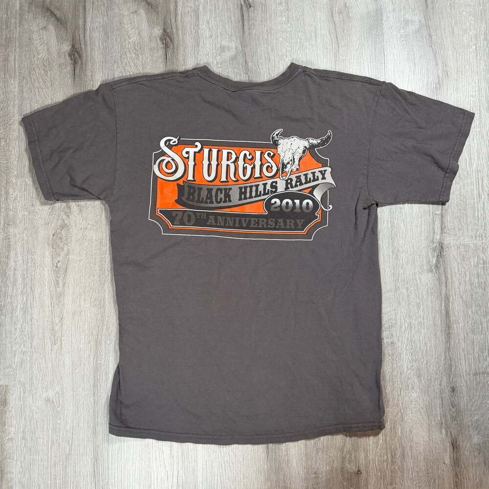 Mens Gildan Sturgis Black Hills Rally 2010 70th Anniversary Men's T-Shirt Large